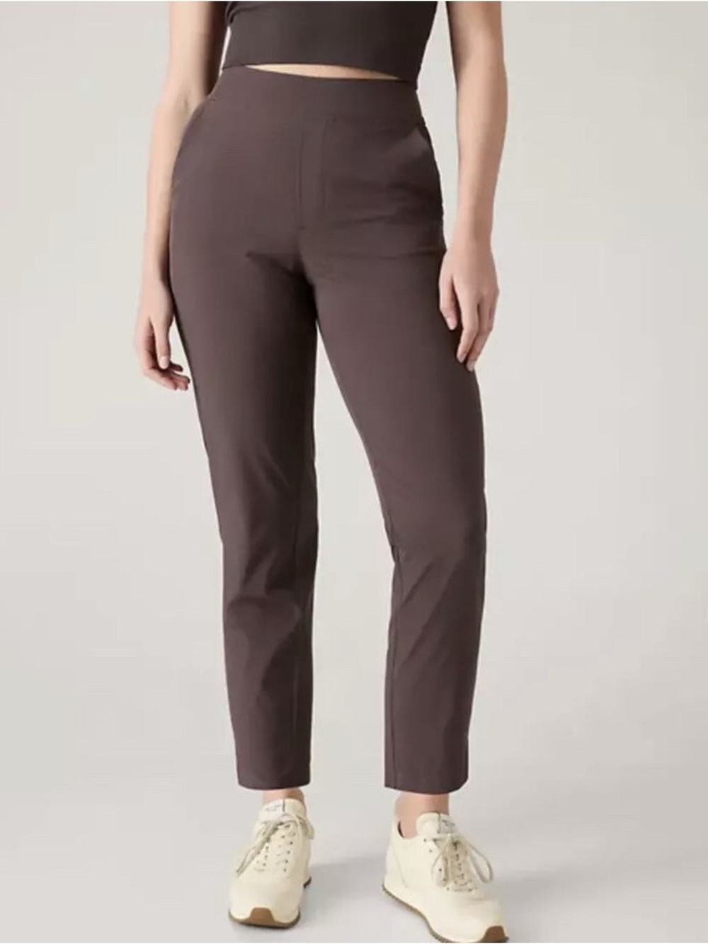 Athleta Brooklyn Mid Rise Wrinkle Resistant Ankle Pant, Shale – Size 4